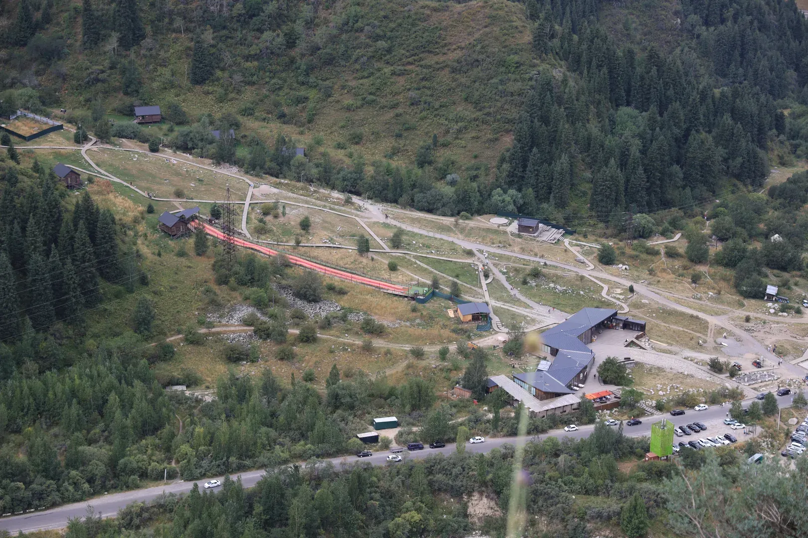 An overview of the Ayusai visitor centre. It was also built not long ago, and now a lot of people come here every day, and especially on weekends. I highly recommend visiting, but only on weekdays. You can start a hike towards the Ayusai waterfalls from there.