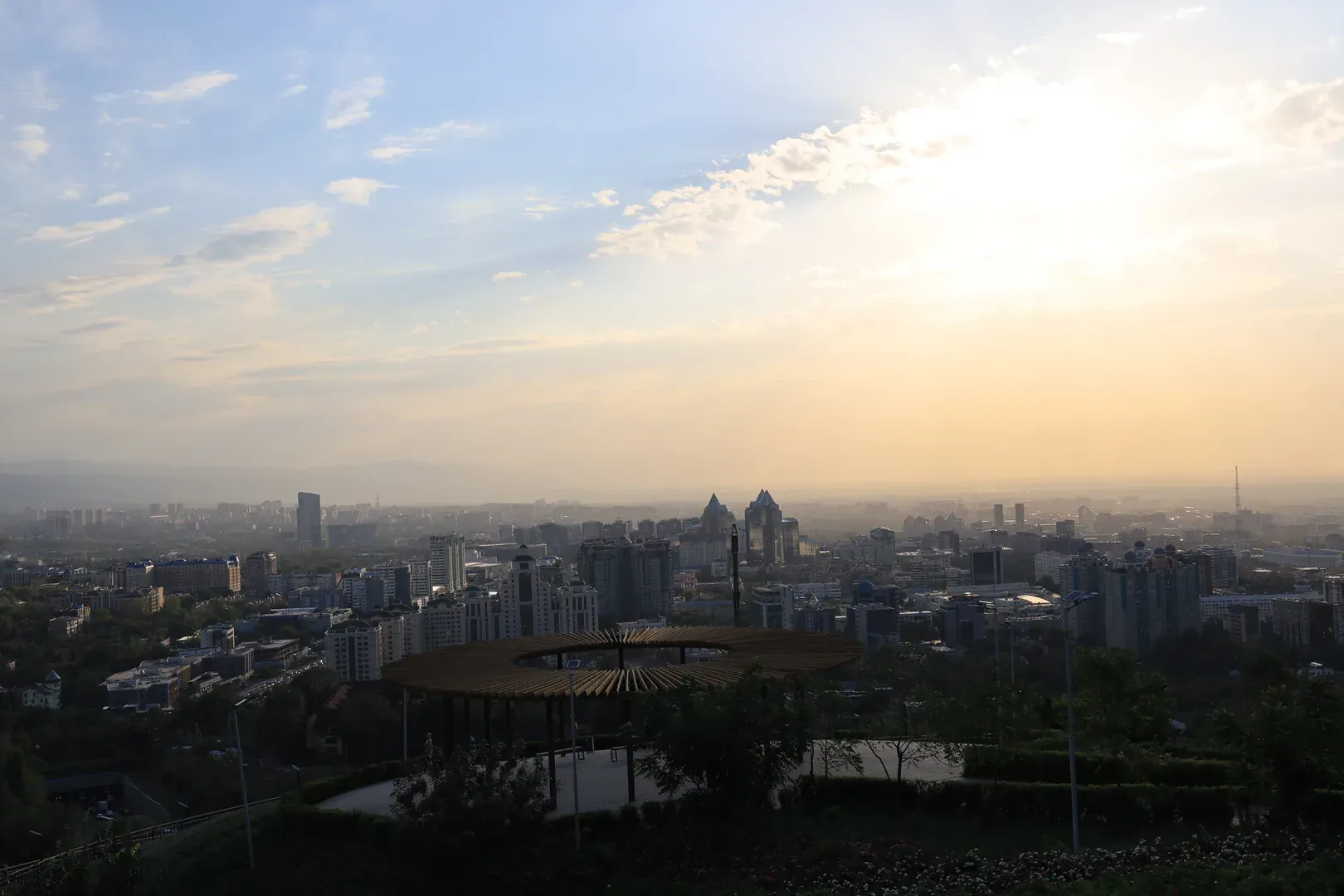 And the view is indeed worth climbing that hill. Especially considering it is inside the city, and there are bus stations near the beginning of the trail.
