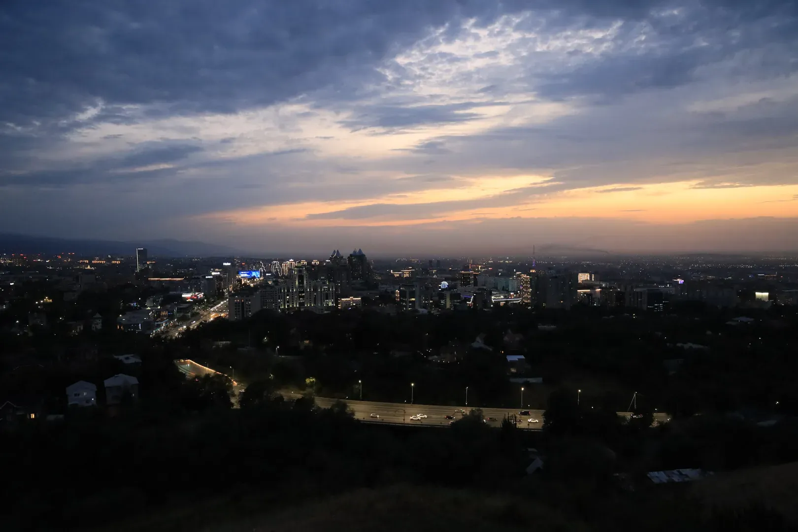 After the sunset the traffic jams start to ease.