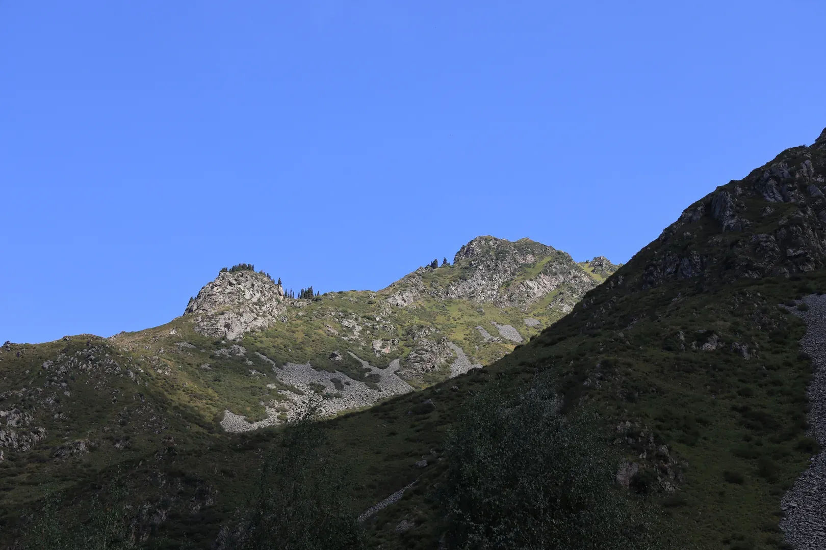 A view of Yuny Geolog peak, I believe.