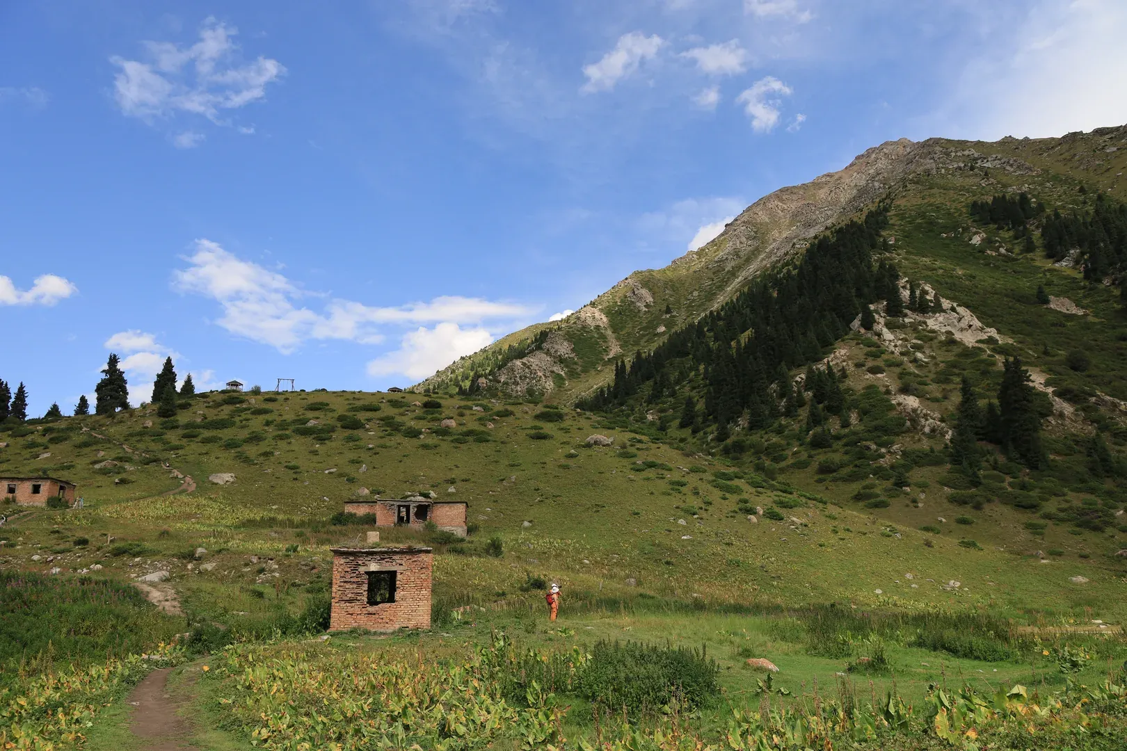 A view from the viewpoint towards Skalisty peak.